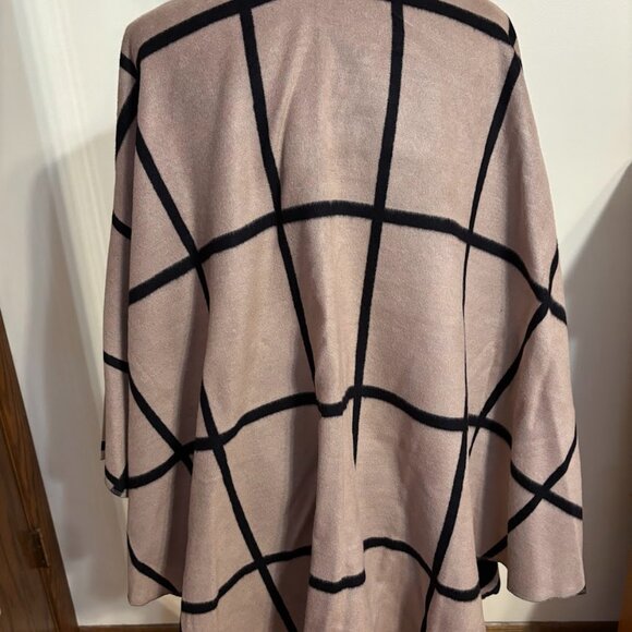 NEW MOSS ROSE WOMEN'S REVERSIBLE Shawl/Poncho/Open Front - ONE SIZE - Picture 14 of 14